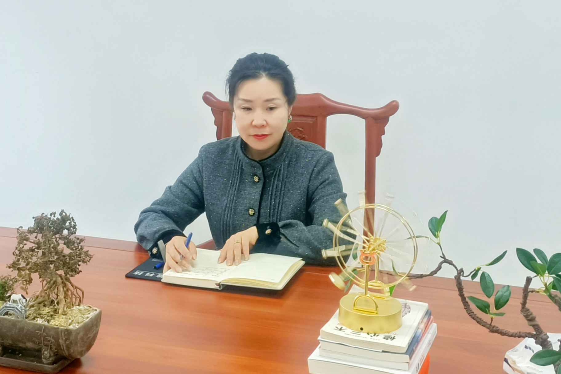 真正的酷爱，铸就销售女王——访XPJ官网电缆营销经理杨华
