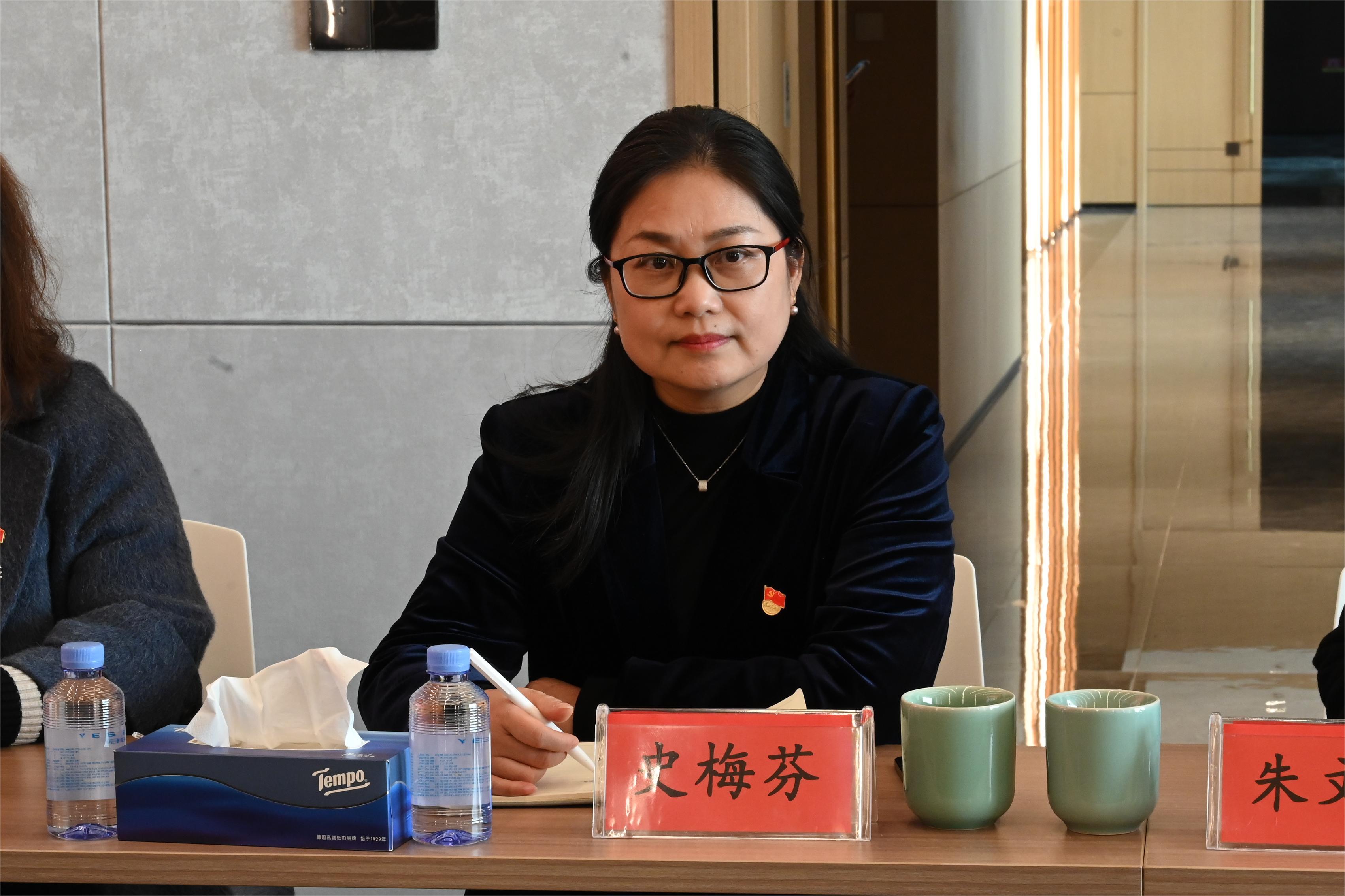 傲雪寒梅自芳香，长期开放谱新章——记XPJ官网股份采供部高级部长史梅芬